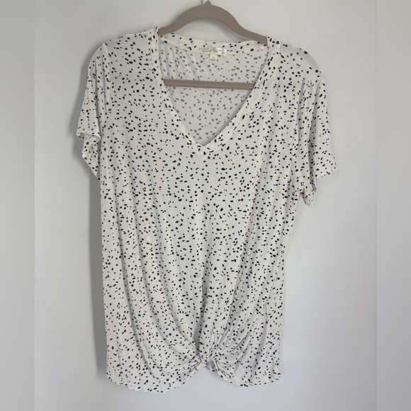 Nine Britton White and Black Dotted Short Sleeve Top - Picture 2 of 7